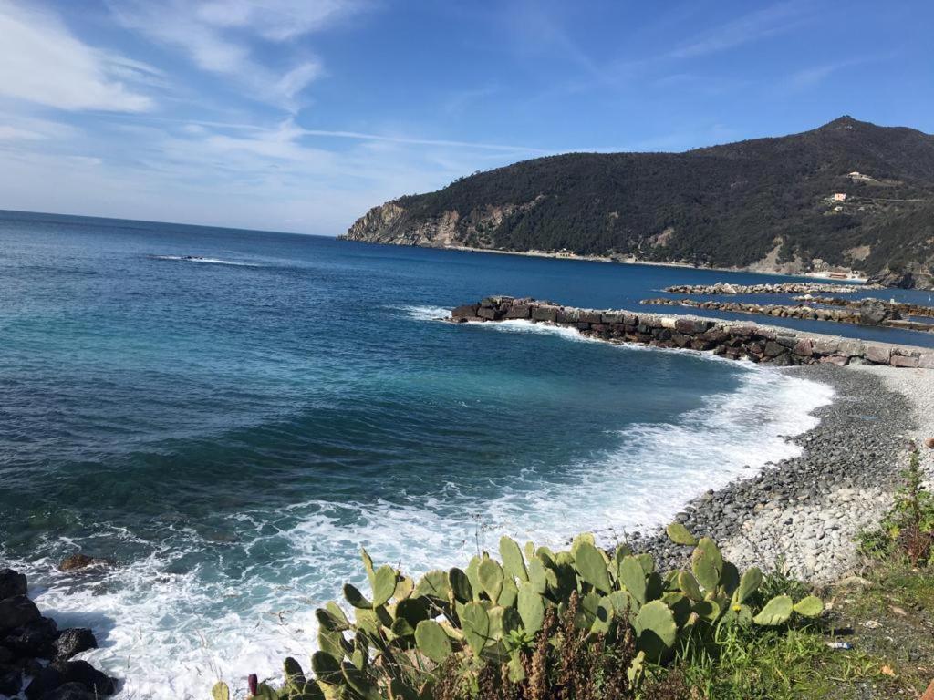Moneglia Monte Exterior foto