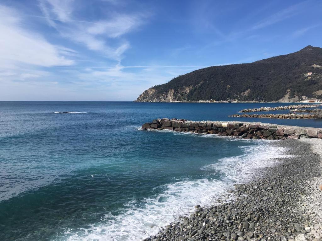 Moneglia Monte Exterior foto